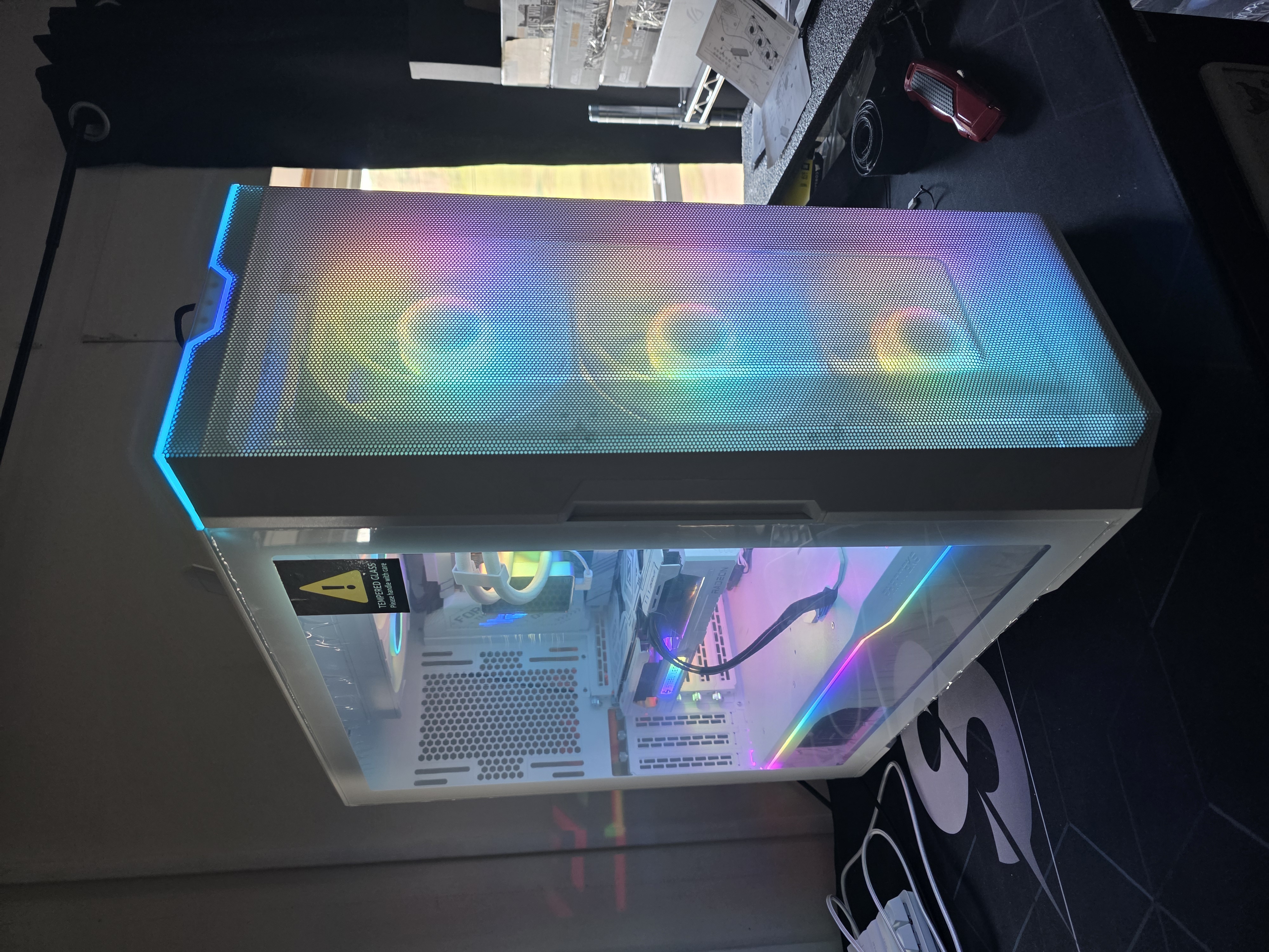 9070xt/9850x3d White Gaming Computer